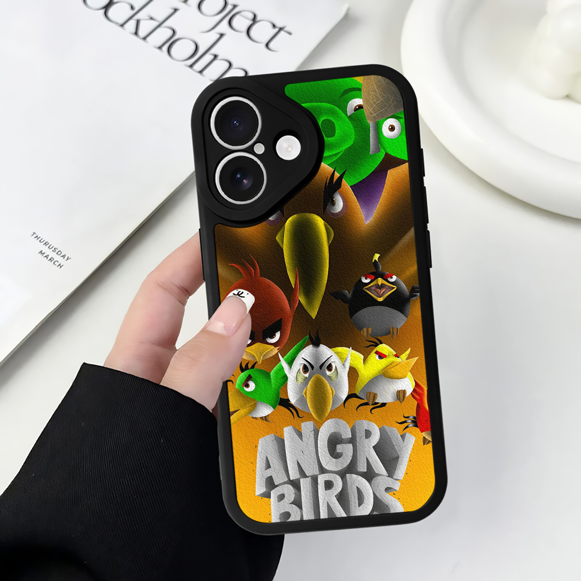 （画像用） Angry Birds アングリーバード 【iPhone 16シリーズ対応】シリコンスマホケース（レザー調） 材質：シリコン